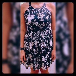Altar’d state navy & white floral dress NWT